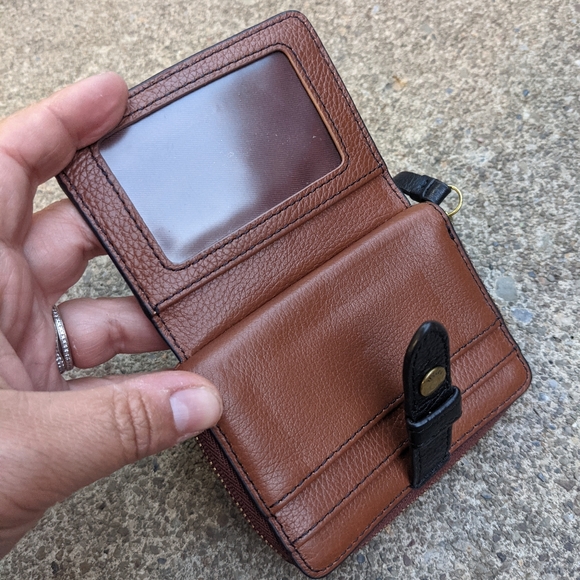 Women's Fossil Multiple Compartment Wallet EUC - Picture 6 of 6